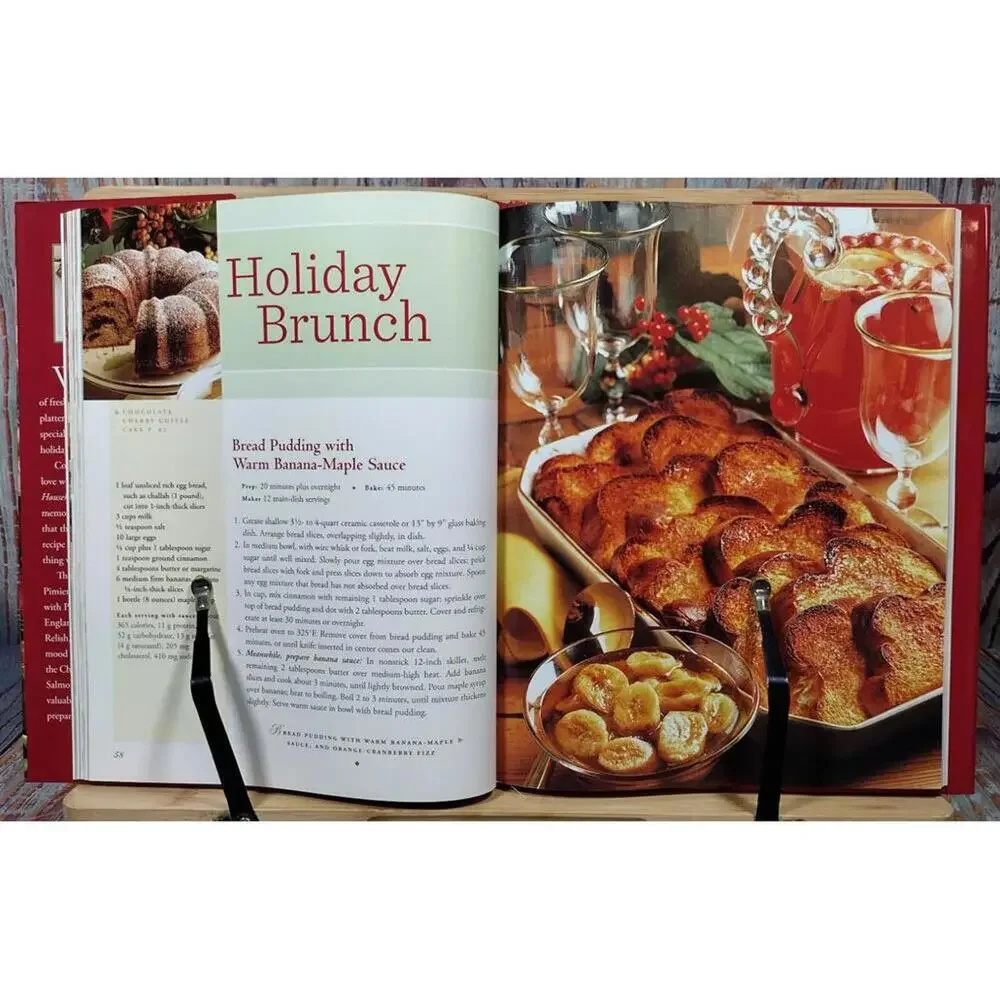Good Housekeeping A Very Merry‎ Christmas Cookbook